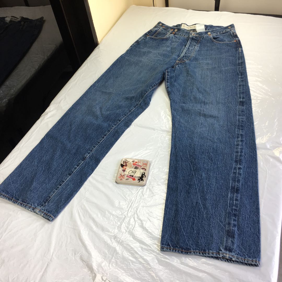 gap in the back of jeans