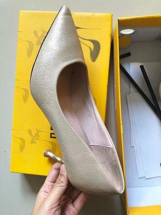 High Heels Pointed Toe GOLD