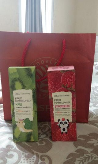 Fruit Foam Cleanser Strawberry & Kiwi
