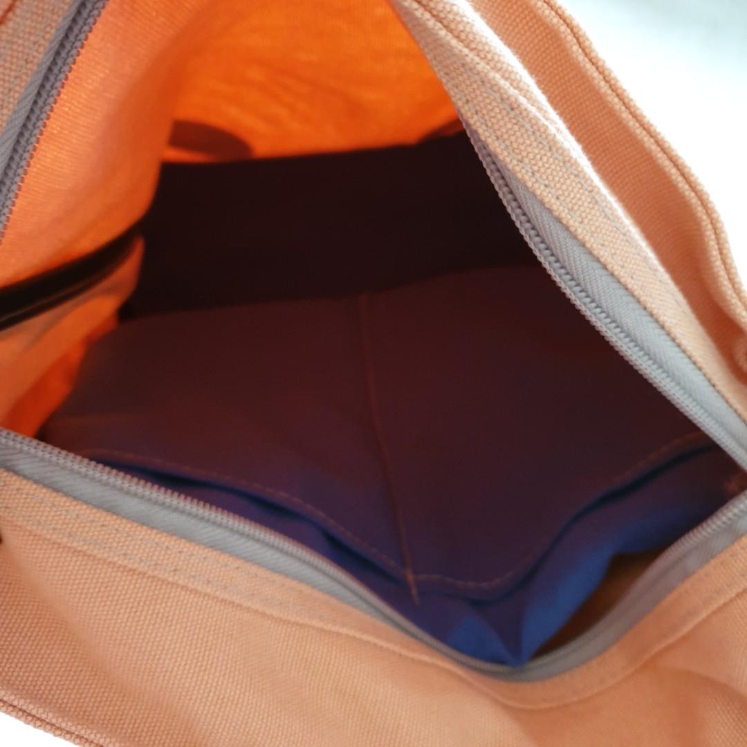 Backpack (Category: Backpacks) located in Singapore. Submitted by rainbowlit (Listing ID 229725250, Image 3). Description: .