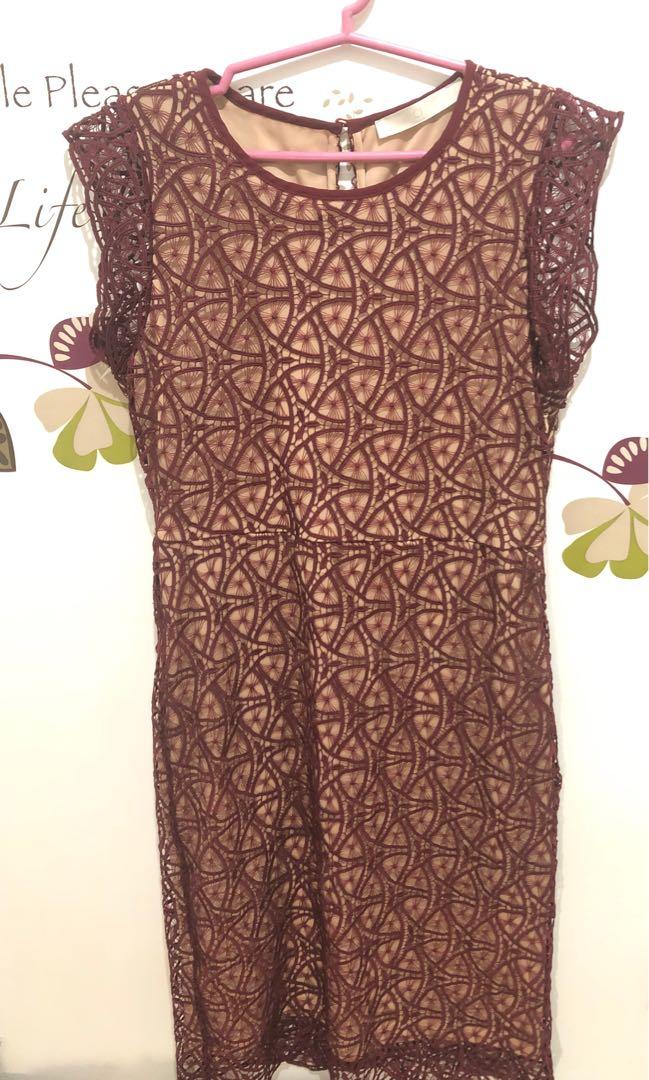 CLN formal dress (Category: Dresses) located in Manila. Submitted by elvbee (Listing ID 229635907, Image 1). Description: Pre-loved used only twice Mint condition Length from shoulder down - 107 cm .