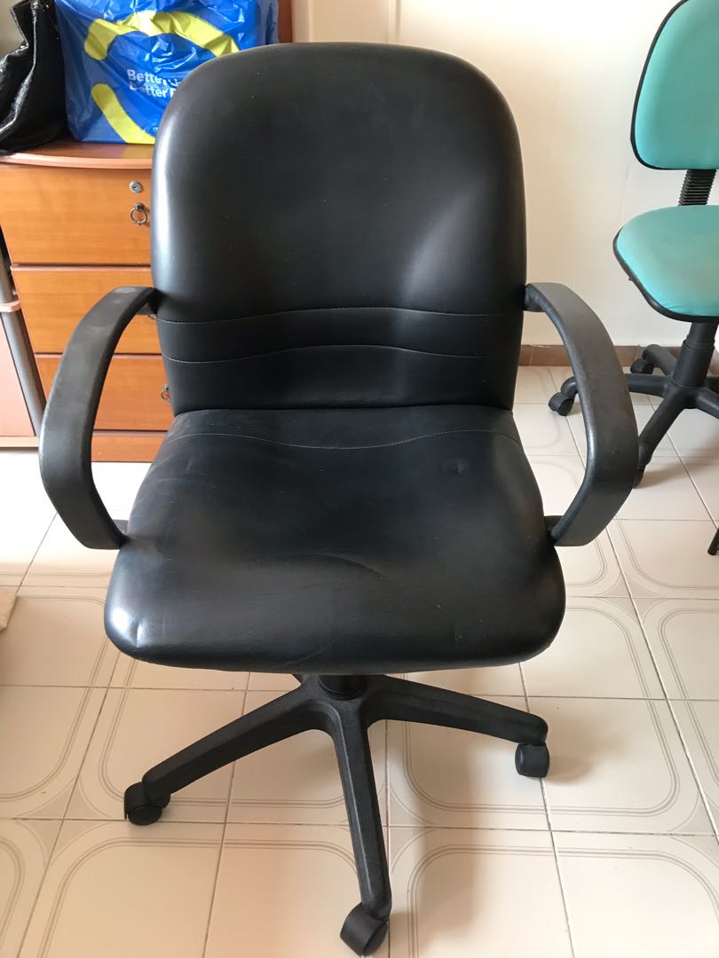 faux leather office chair