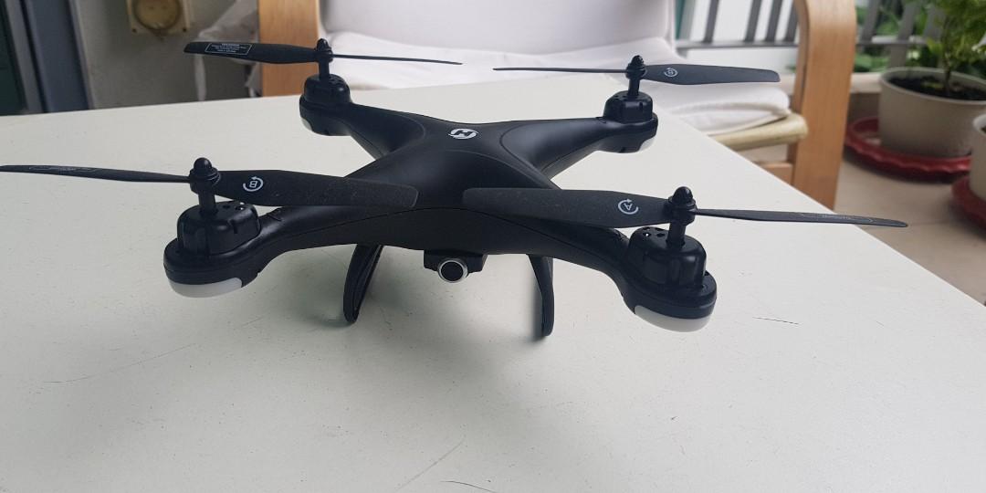 holy stone hs110d drone