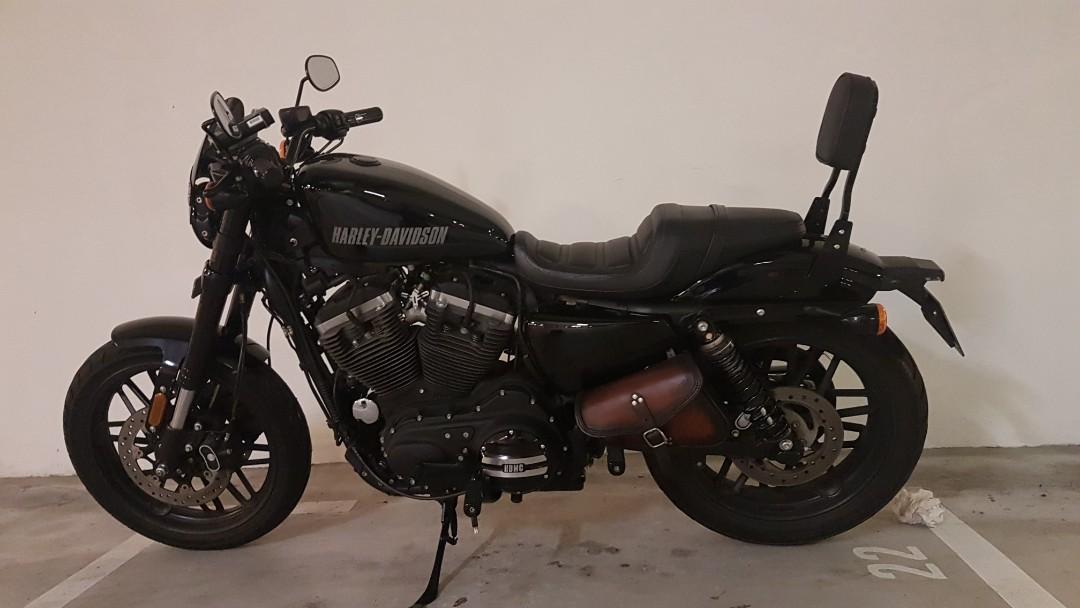 Harley Davidson low profile sissy bar upright with backrest pad