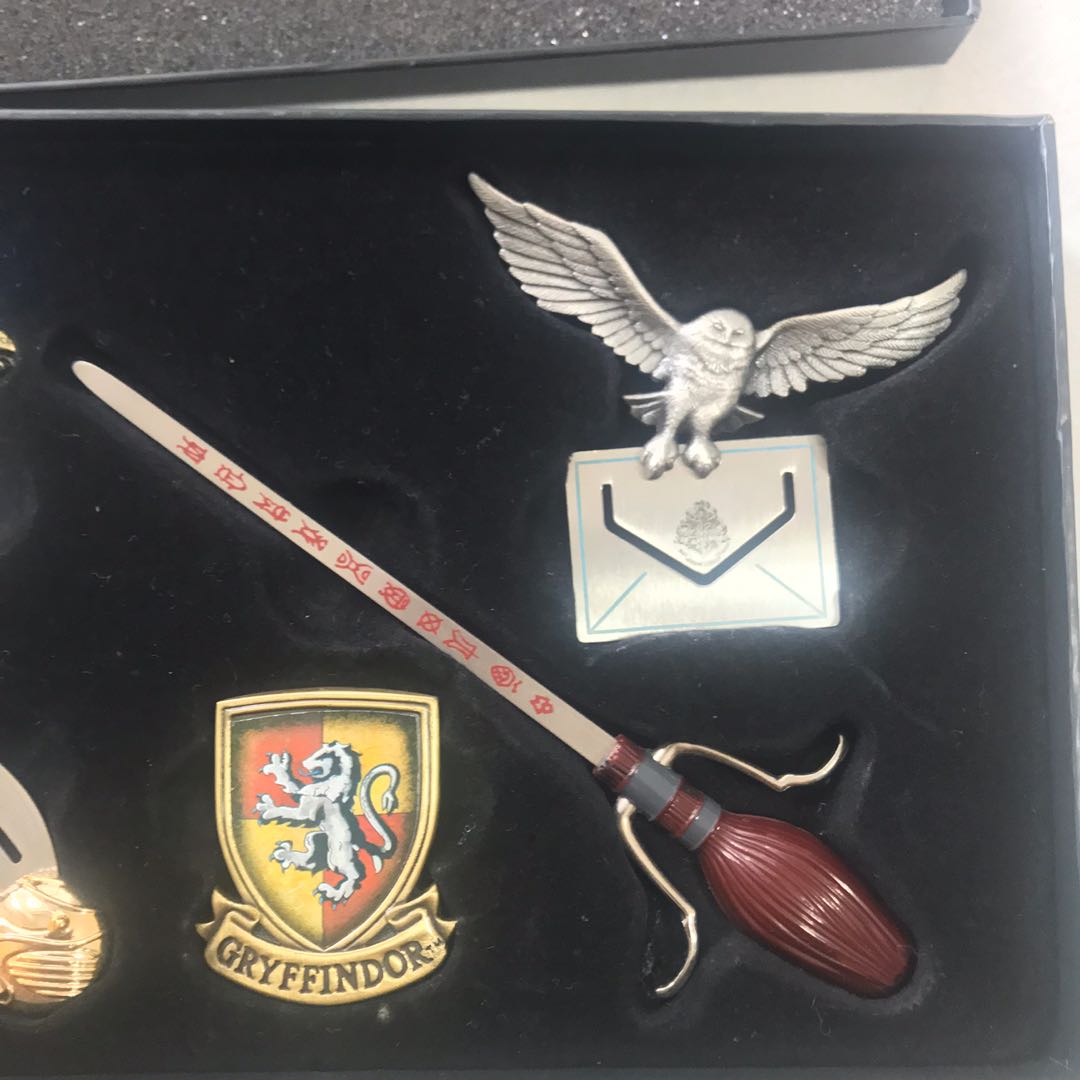 LIMITED EDITION Harry Potter bookmark set, Hobbies & Toys, Memorabilia