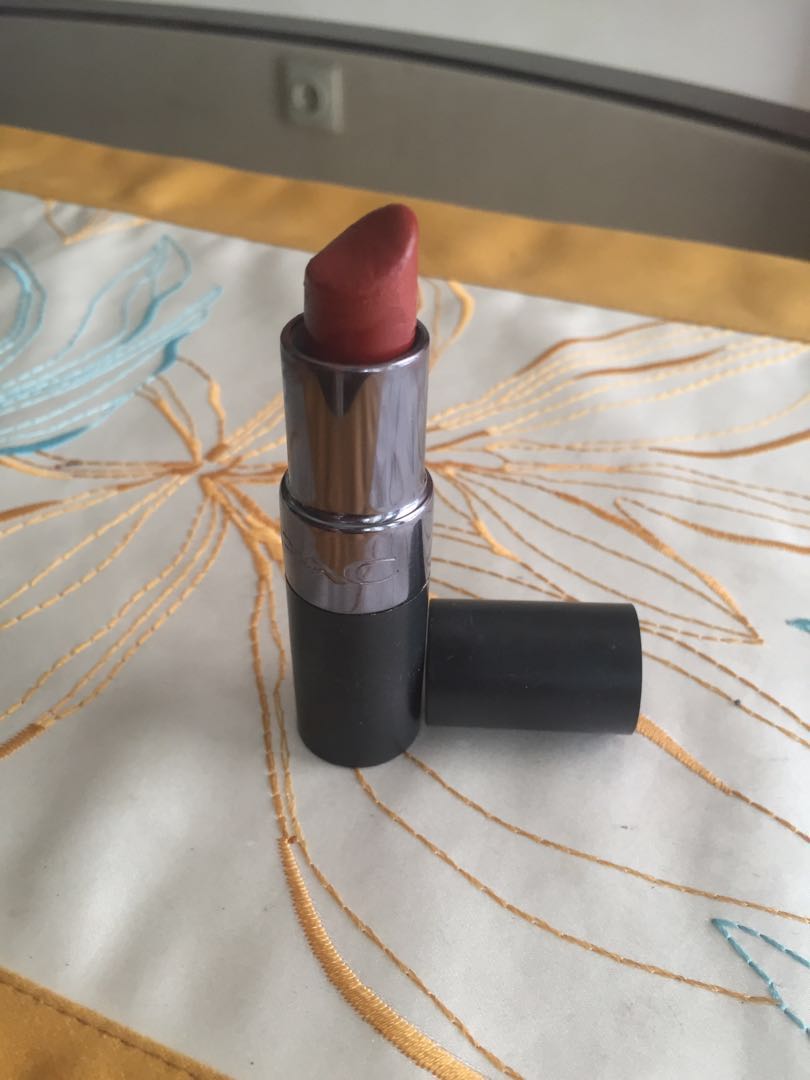 Lipstick PAC Matte masih kondisi bagus baru dipakai 2x, Kesehatan