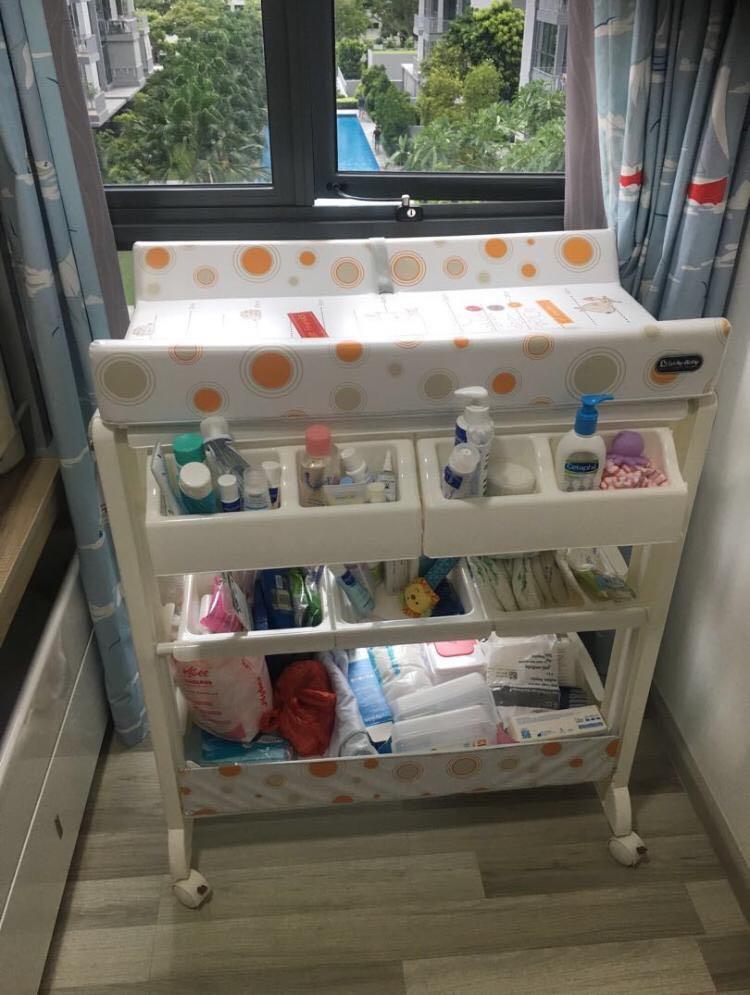 movable changing table