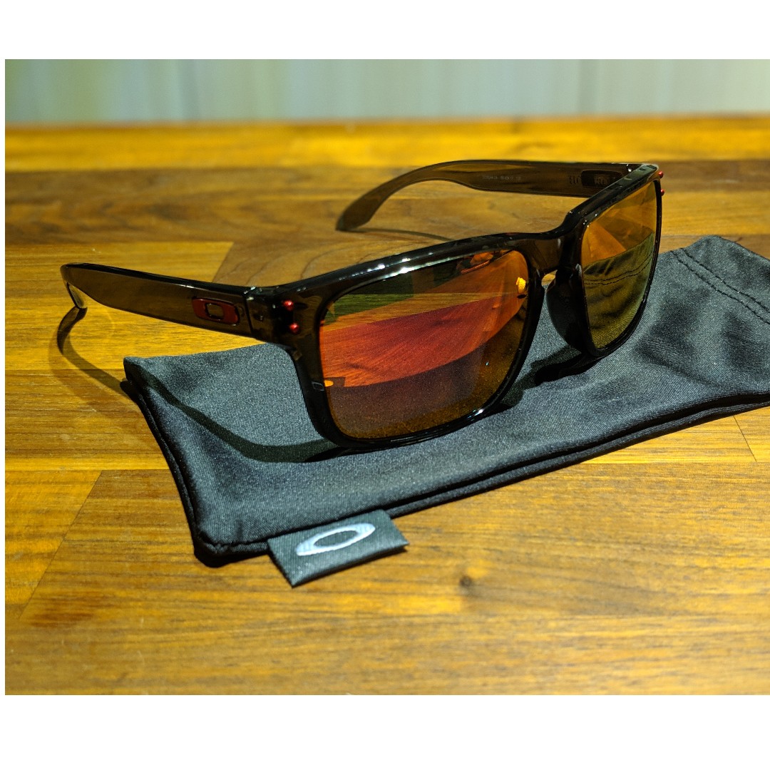 oakley holbrook grey frame