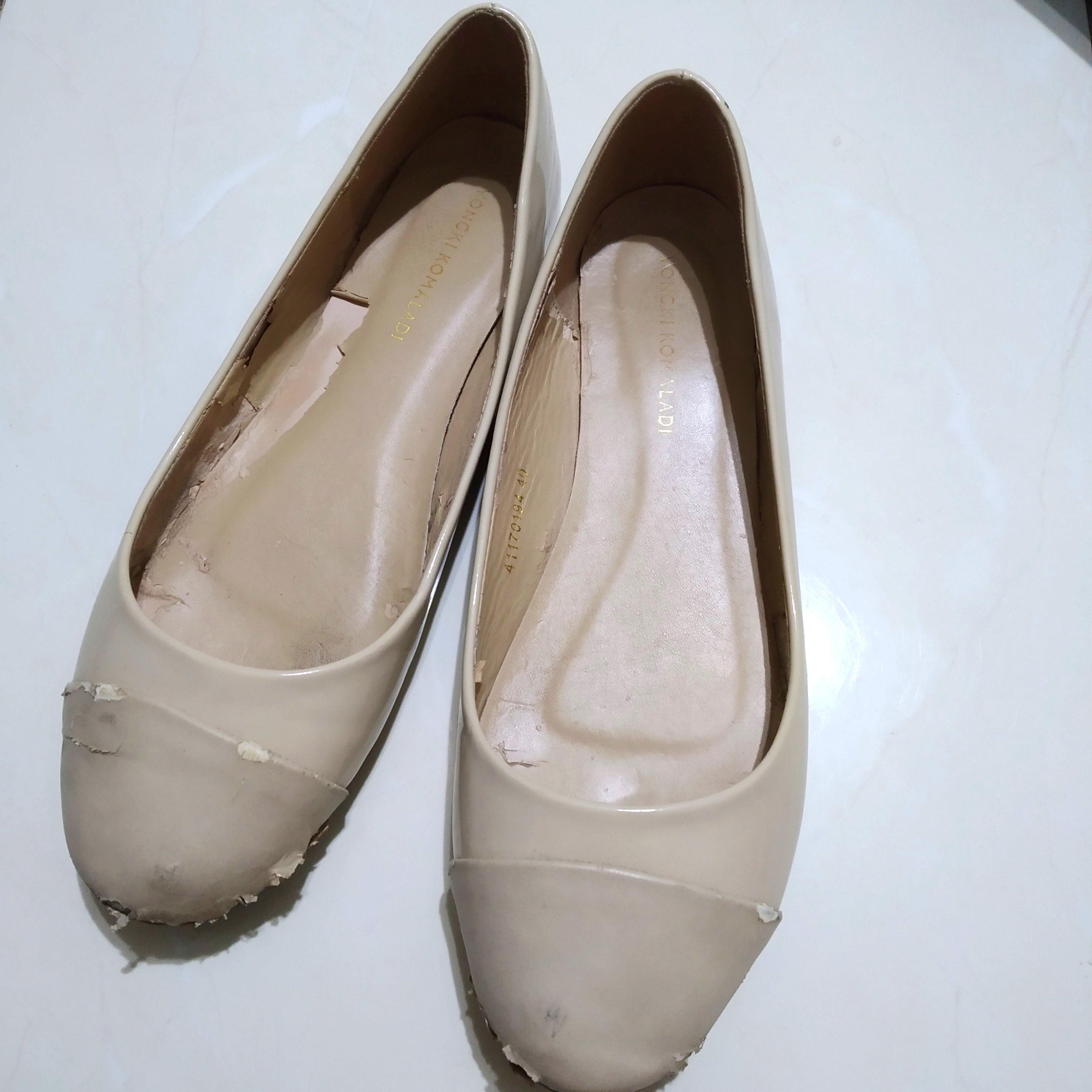 Sepatu Flat Shoes Yongki Komaladi Wanita Putih Cream Pantofel Kerja Fesyen Wanita Sepatu Di Carousell