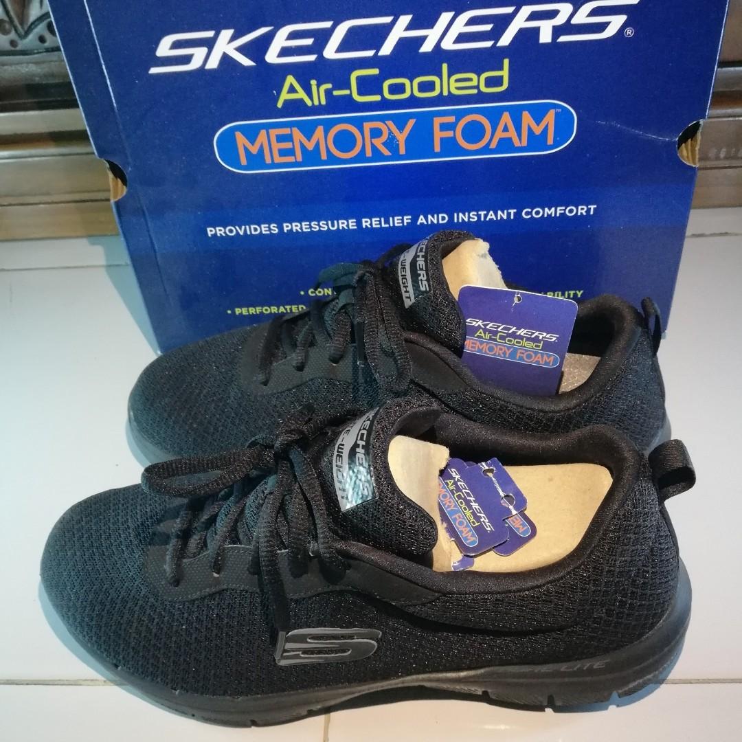 skechers tunjungan plaza 6