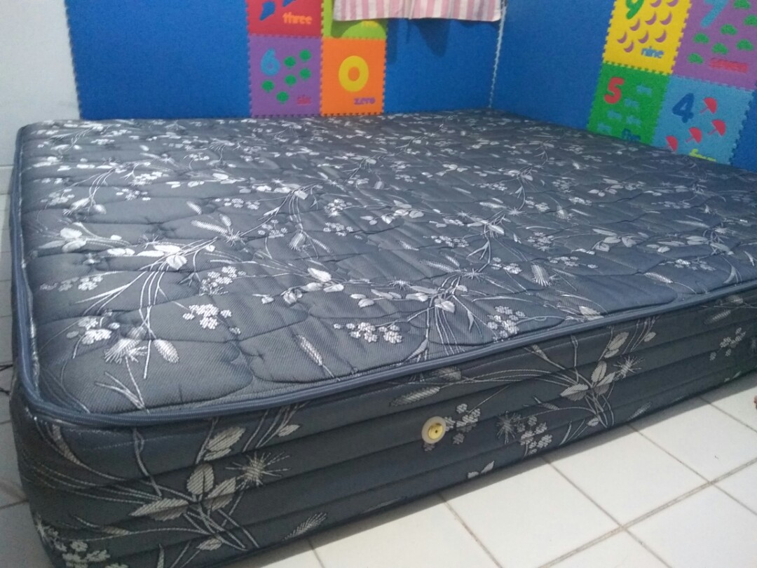 Spring bed GUHDO 180x200, Perabotan Rumah di Carousell