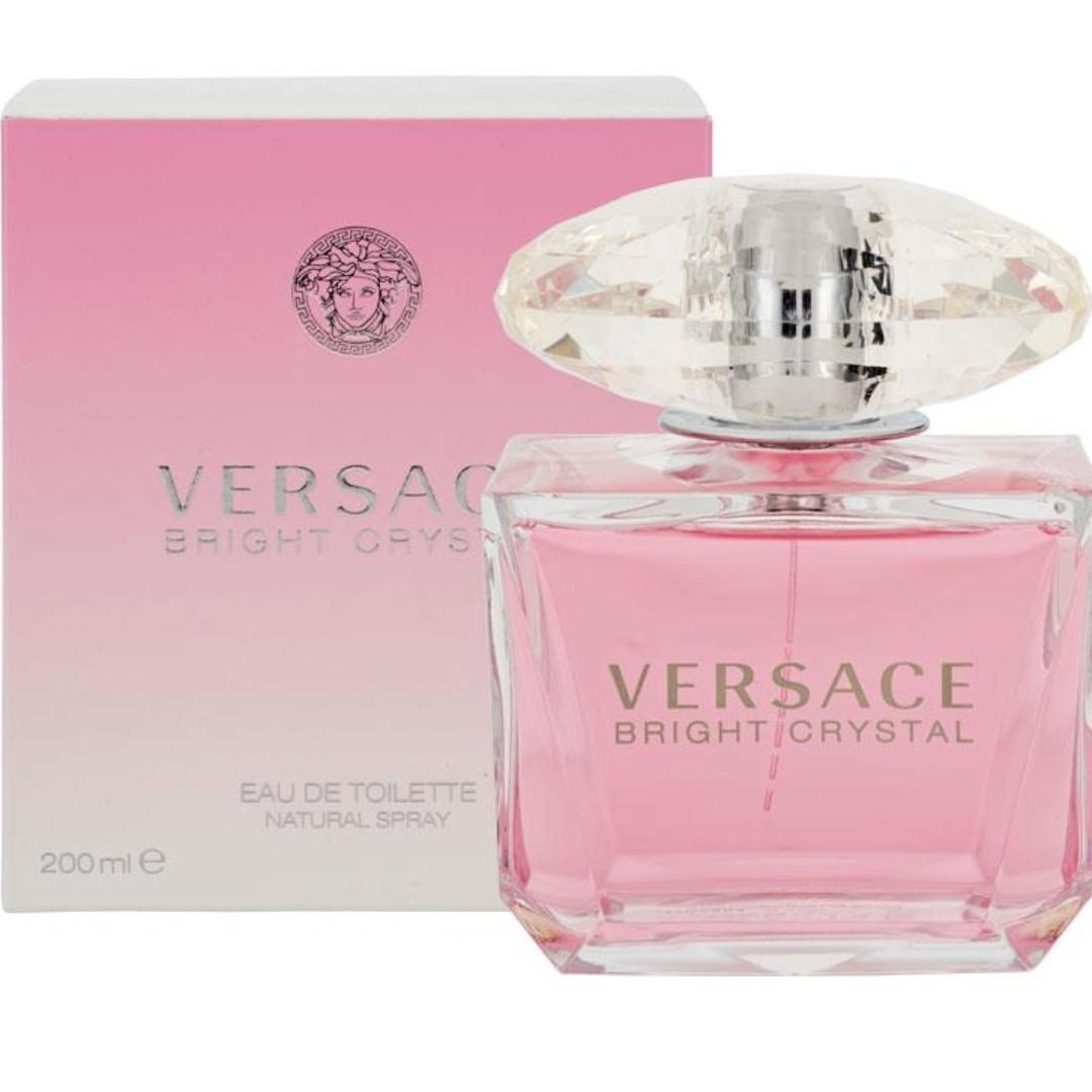 Летуаль вода версаче. Versace "Bright Crystal" EDT 30 ml. Versace Bright Crystal 50 мл. Versace Bright Crystal 200ml. Версаче духи женские розовые Брайт Кристалл.
