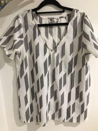 cute black and white design top