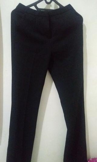 Celana Bahan