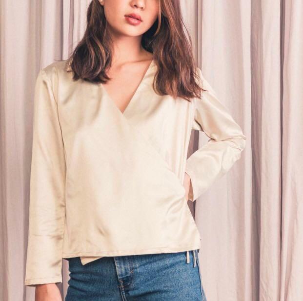 Amal the Brand Silk Top (Category: Others Tops) located in Makati City. Submitted by monlopez (Listing ID 221766292, Image 2). Description: Worn ONCE only Super cute top .