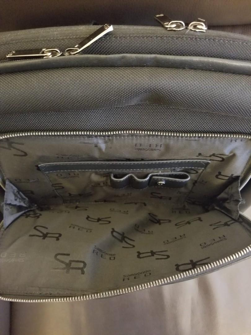 Backpack （分類：背包）位於 Hong Kong。 由 jm725 提交（商品編號 229900796，圖片 4）。簡介： 90% new。