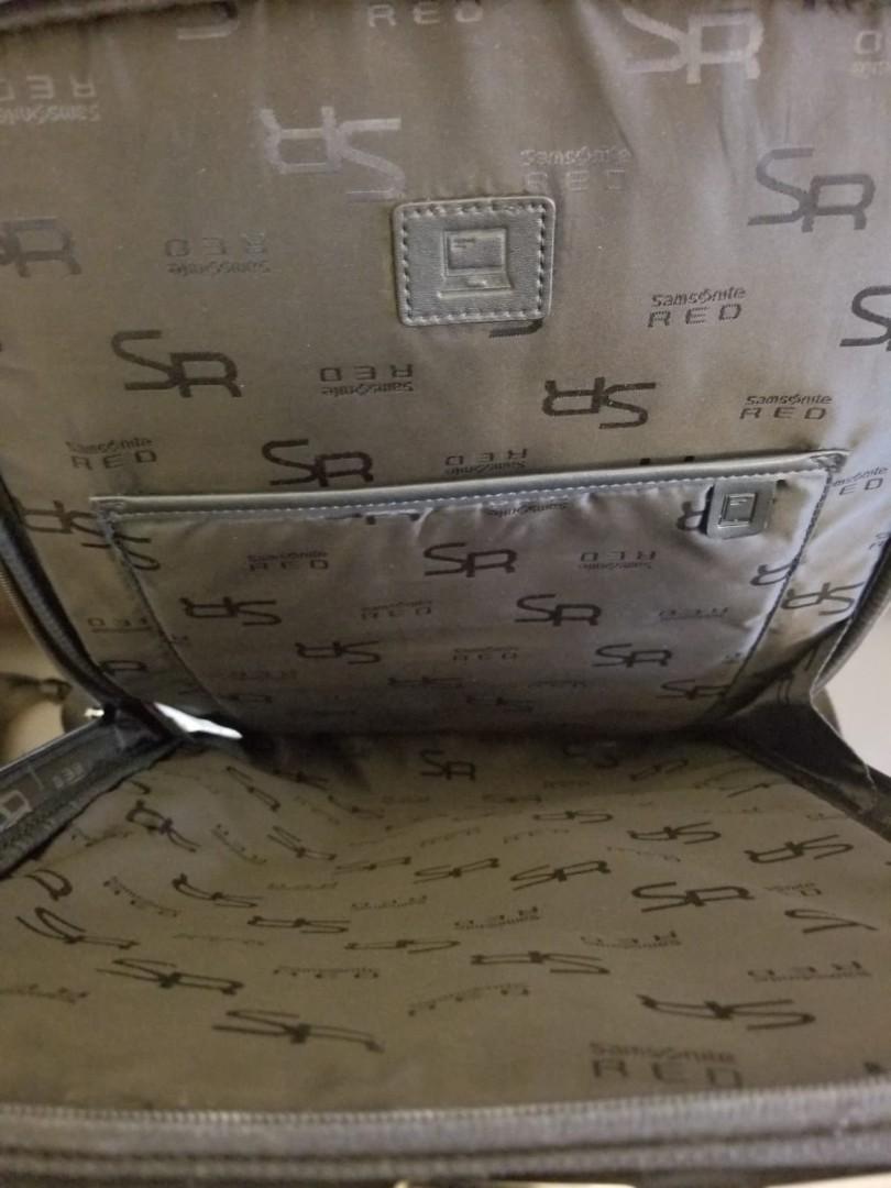 Backpack （分類：背包）位於 Hong Kong。 由 jm725 提交（商品編號 229900796，圖片 5）。簡介： 90% new。