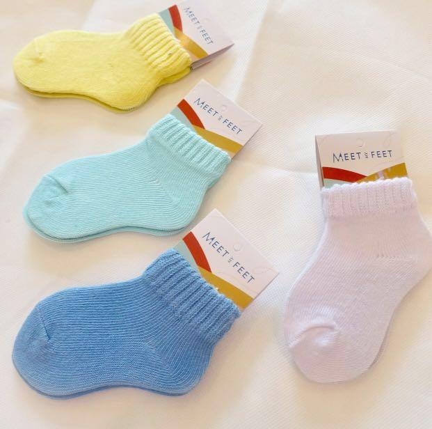 infant socks that stay on feet