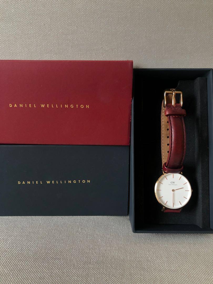 Daniel Wellington Limited Edition Classic Petite Suffolk Red Strap 32mm