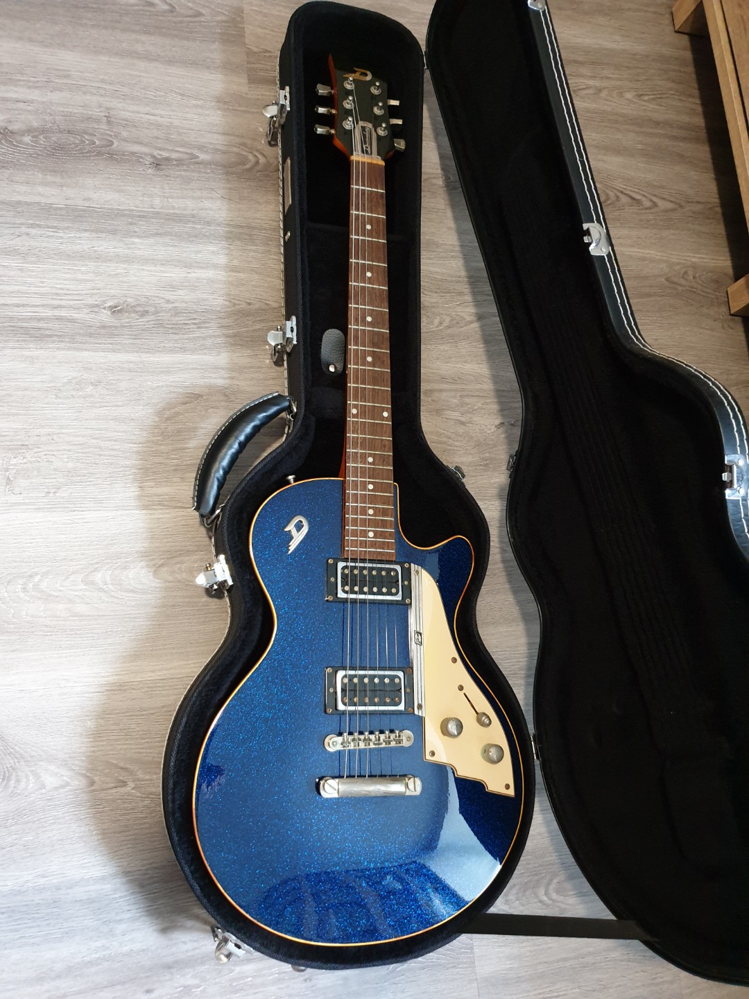 Duesenberg Starplayer Special Blue Sparkle, Hobbies  Toys, Music  Media,  Musical Instruments on Carousell