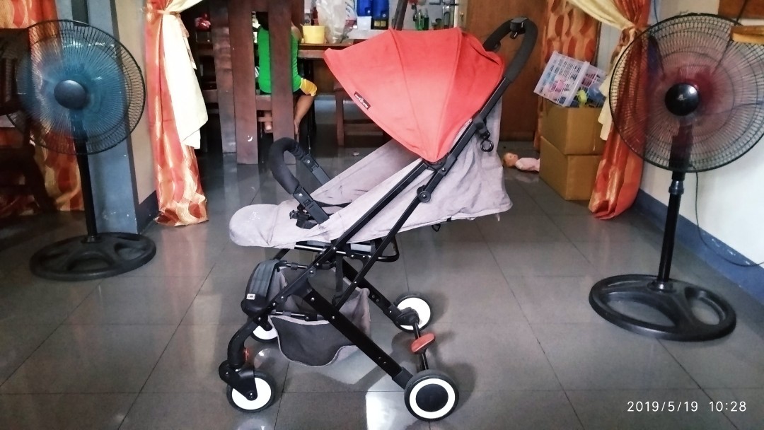 Giant Carrier Grayson Infant Stroller Pre loved Maroon Babies
