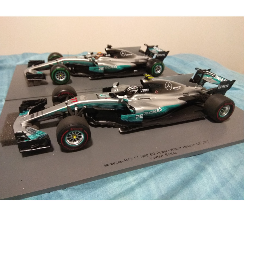 Minichamps 110 130110 110 150044 Mercedes F1 Model Car Lewis Hamilton 1 18th