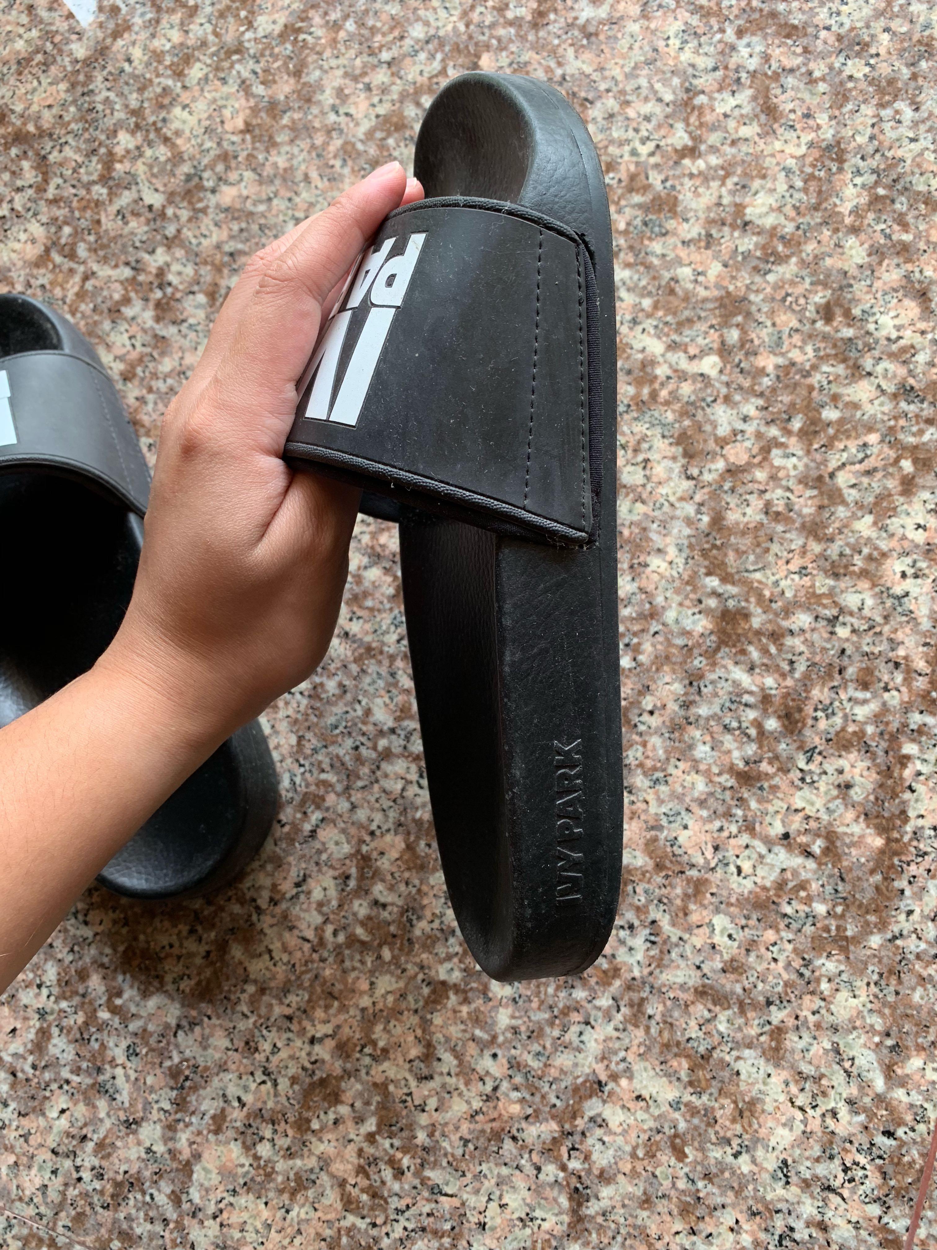 Black ivy online park sliders