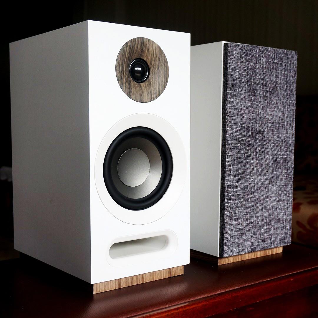 Jamo Studio Series S 803-WH White Bookshelf Speakers - Pair (Used), Audio,  Soundbars, Speakers & Amplifiers on Carousell