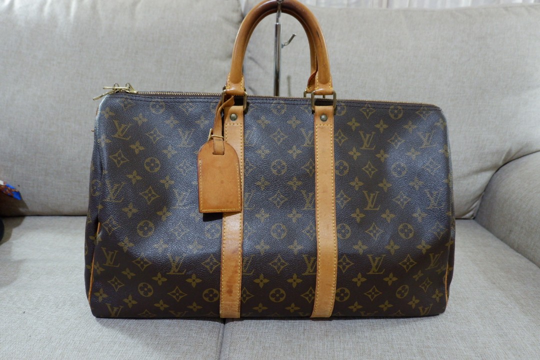 Louis Vuitton Keepall 45 (authentic) (Category: Purses & Pouches) located in Makati City. Submitted by foukfouk (Listing ID 229926641, Image 1). Description: Authentic Louis Vuitton Keepall 45 Gently used If ypu know your LouisVuitton, ypu can already tell. Authentic ofcourse. Comes with dustbag. Ships rightaway after payment is posted..