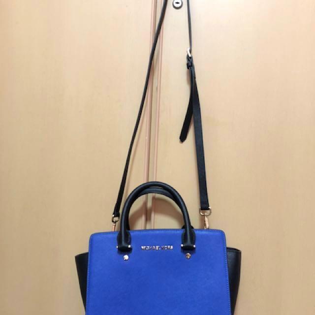 Michael Kors Selma Saffiano Leather Medium Satchel Bag in Electric Blue/ Black, Women's Fashion, Bags & Wallets, Cross-body Bags on Carousell