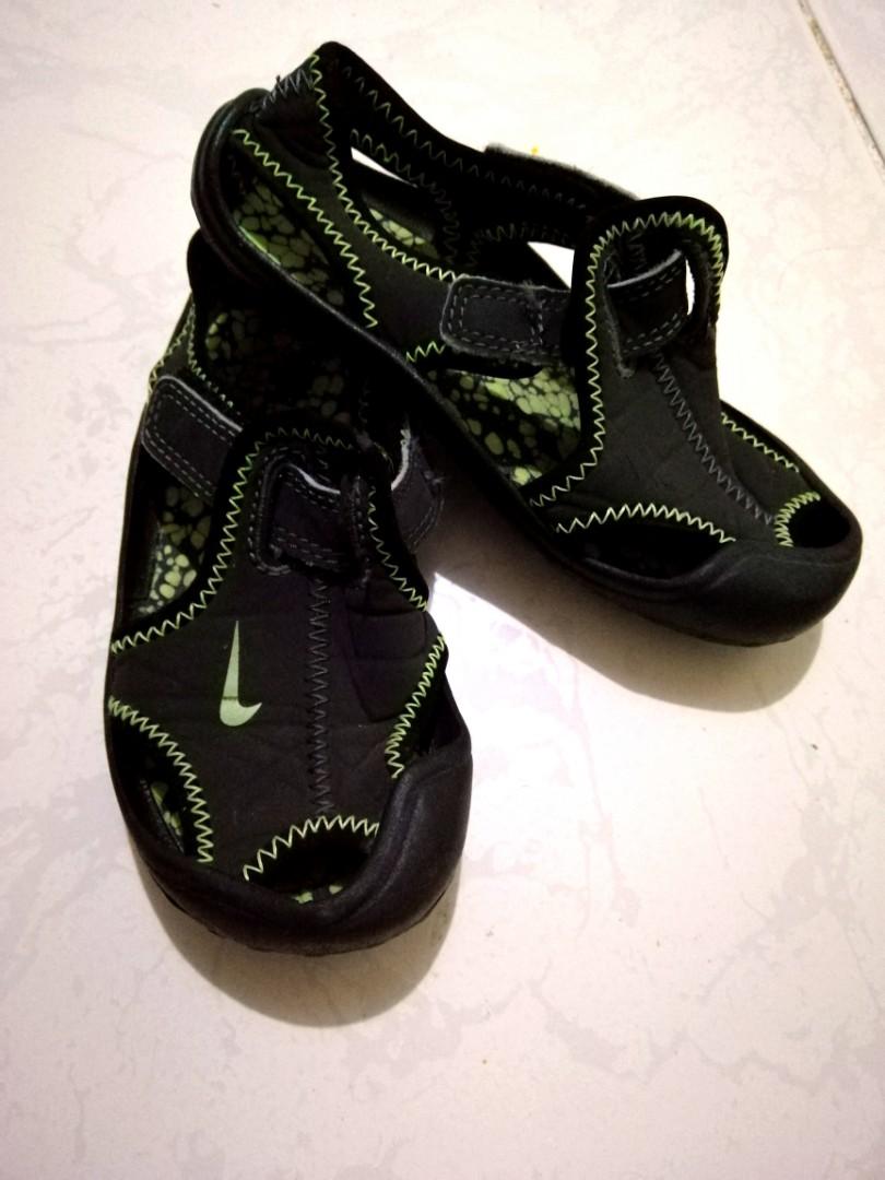 nike sandals 9c