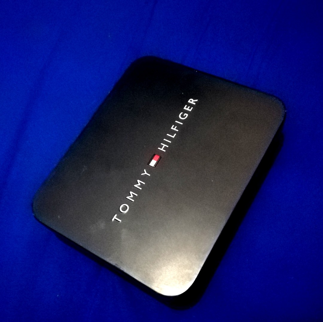 tommy hilfiger eton mini billfold leather wallet in black