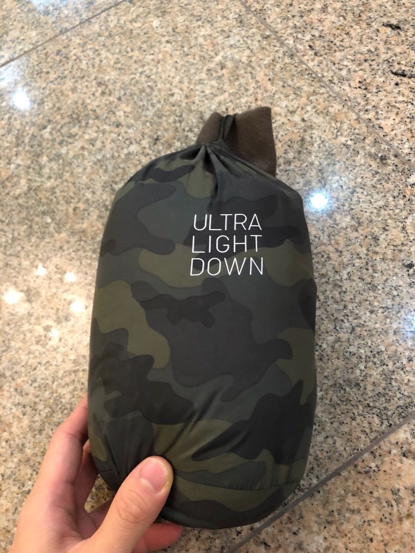 Uniqlo ultra light foldable Camo jacket, Men's Fashion, Coats