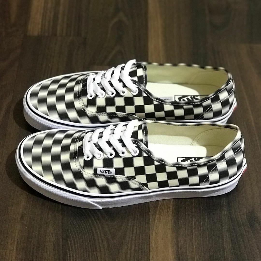 Vans authentic 2025 checkerboard blur