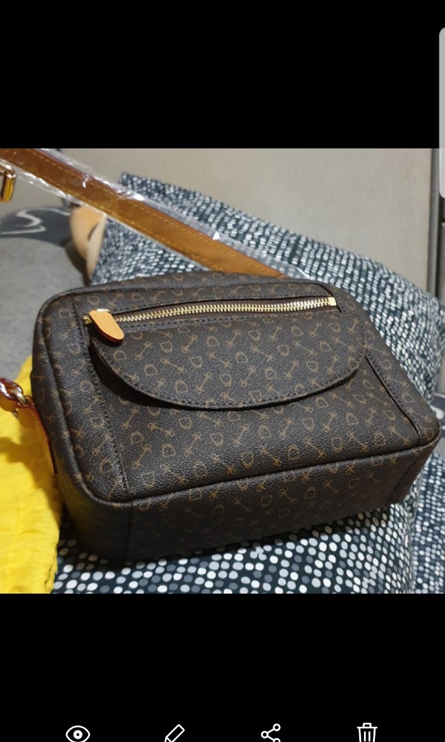 WHY* POPULAR JAPANESE BRAND! SLING BAG, Women's Fashion, Bags & Wallets