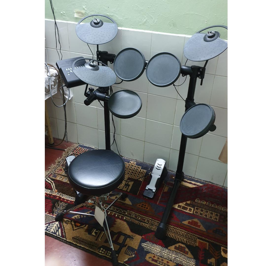 Yamaha DTX400K Electronic Drum Set, Hobbies & Toys, Music & Media