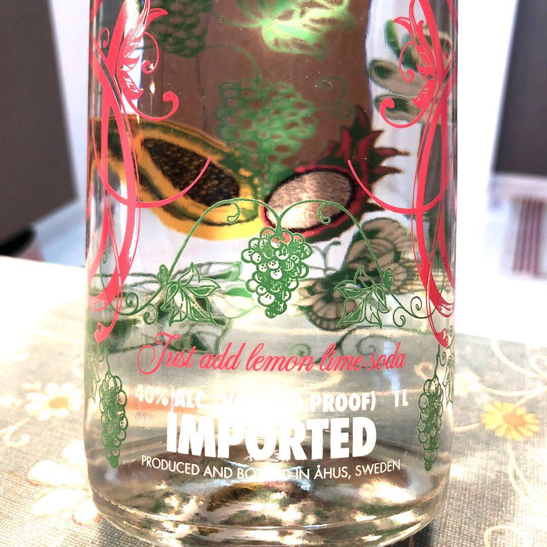 (1L) Absolut Grapevine Vodka, Food & Drinks, Alcoholic Beverages on