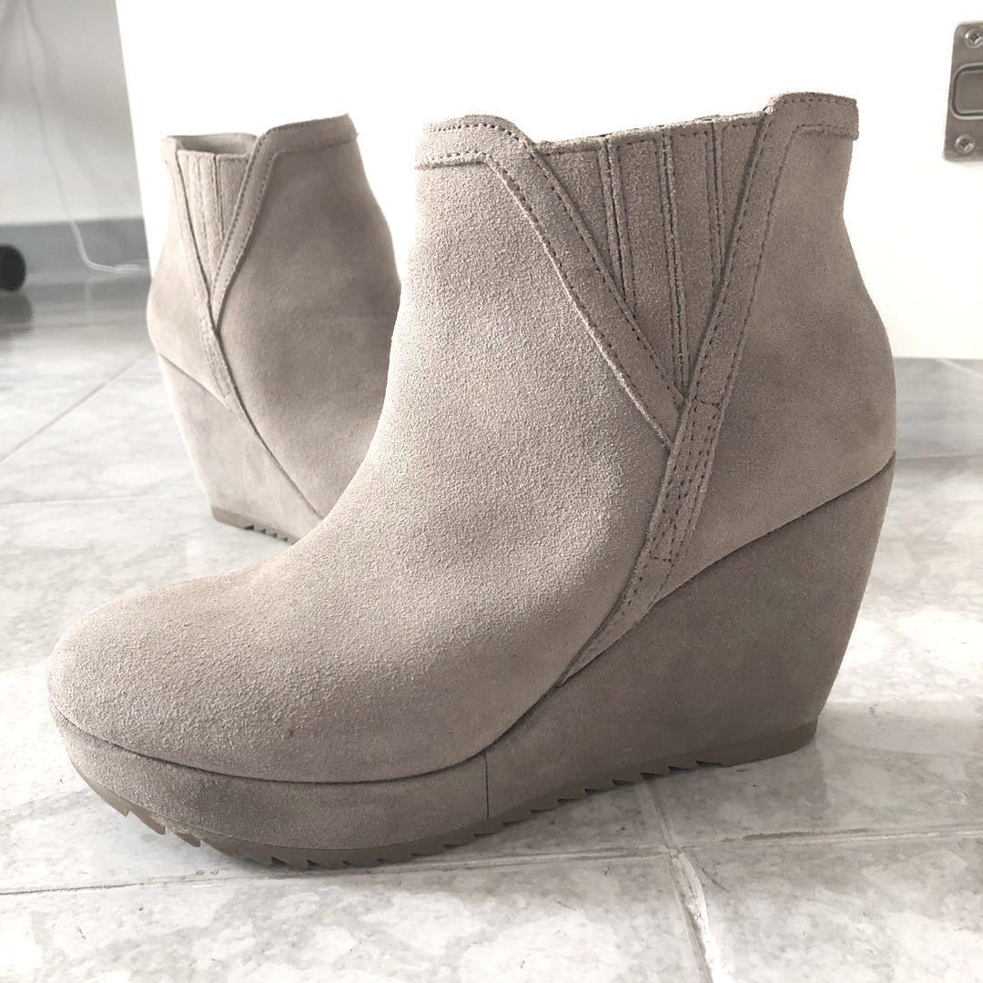 39 Esprit Platform Wedge Boots MRTYishun Women s Fashion Footwear Boots on Carousell