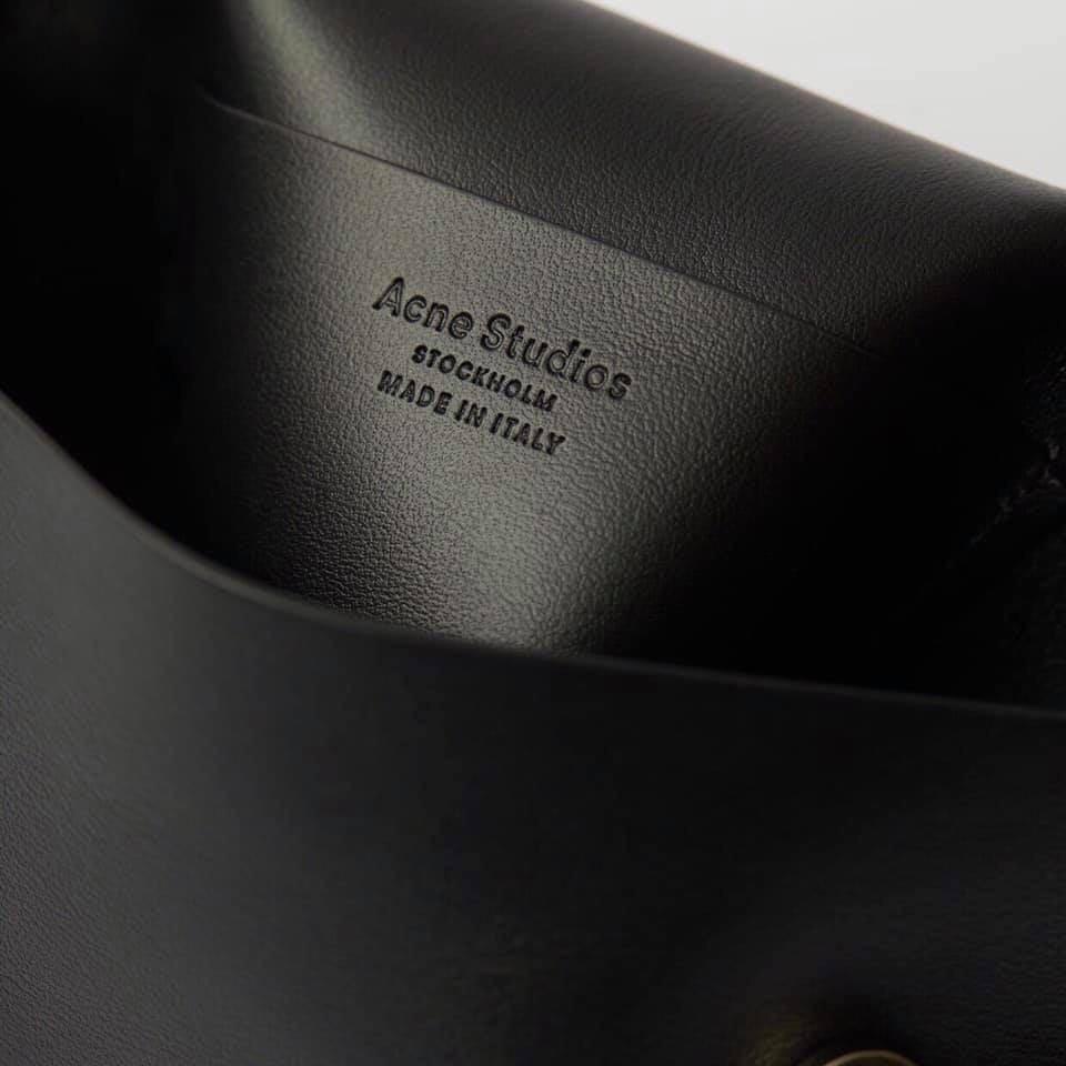 Acne Studios Bag (Category: Cross-body Bags) located in Quezon City. Submitted by fashionfinds8 (Listing ID 230108913, Image 3). Description: .