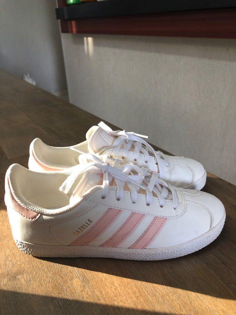 baby pink gazelles