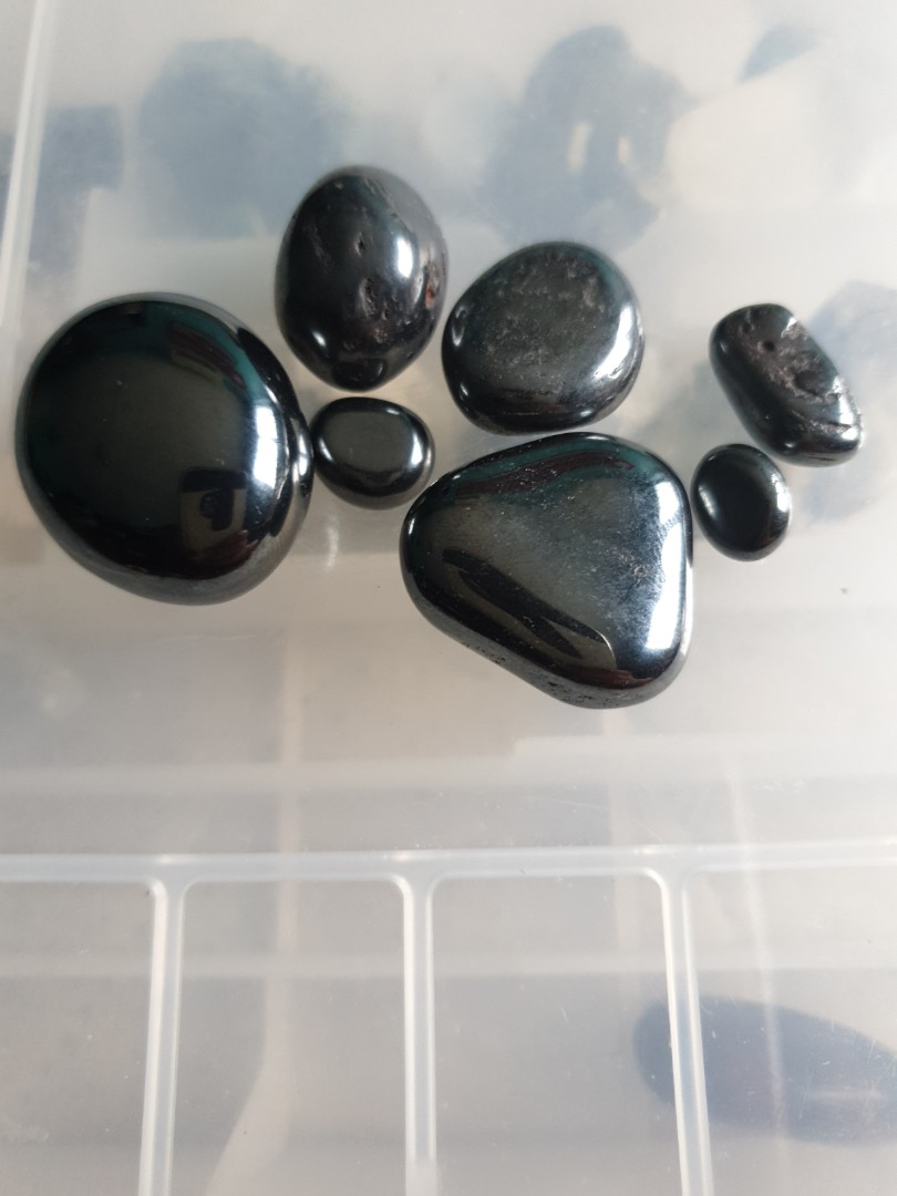 Assorted crystals (Category: Precious Stones) located in Singapore. Submitted by Noraisha (Listing ID 230042371, Image 1). Description: Pm for price or enquiries. Need to clear ASAP Thank you.