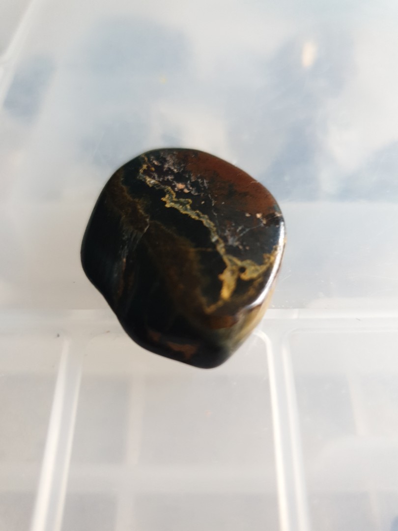 Assorted crystals (Category: Precious Stones) located in Singapore. Submitted by Noraisha (Listing ID 230042371, Image 3). Description: Pm for price or enquiries. Need to clear ASAP Thank you.