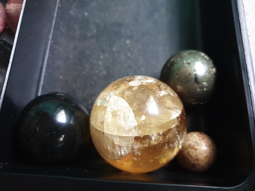 Assorted crystals (Category: Precious Stones) located in Singapore. Submitted by Noraisha (Listing ID 230042371, Image 9). Description: Pm for price or enquiries. Need to clear ASAP Thank you.