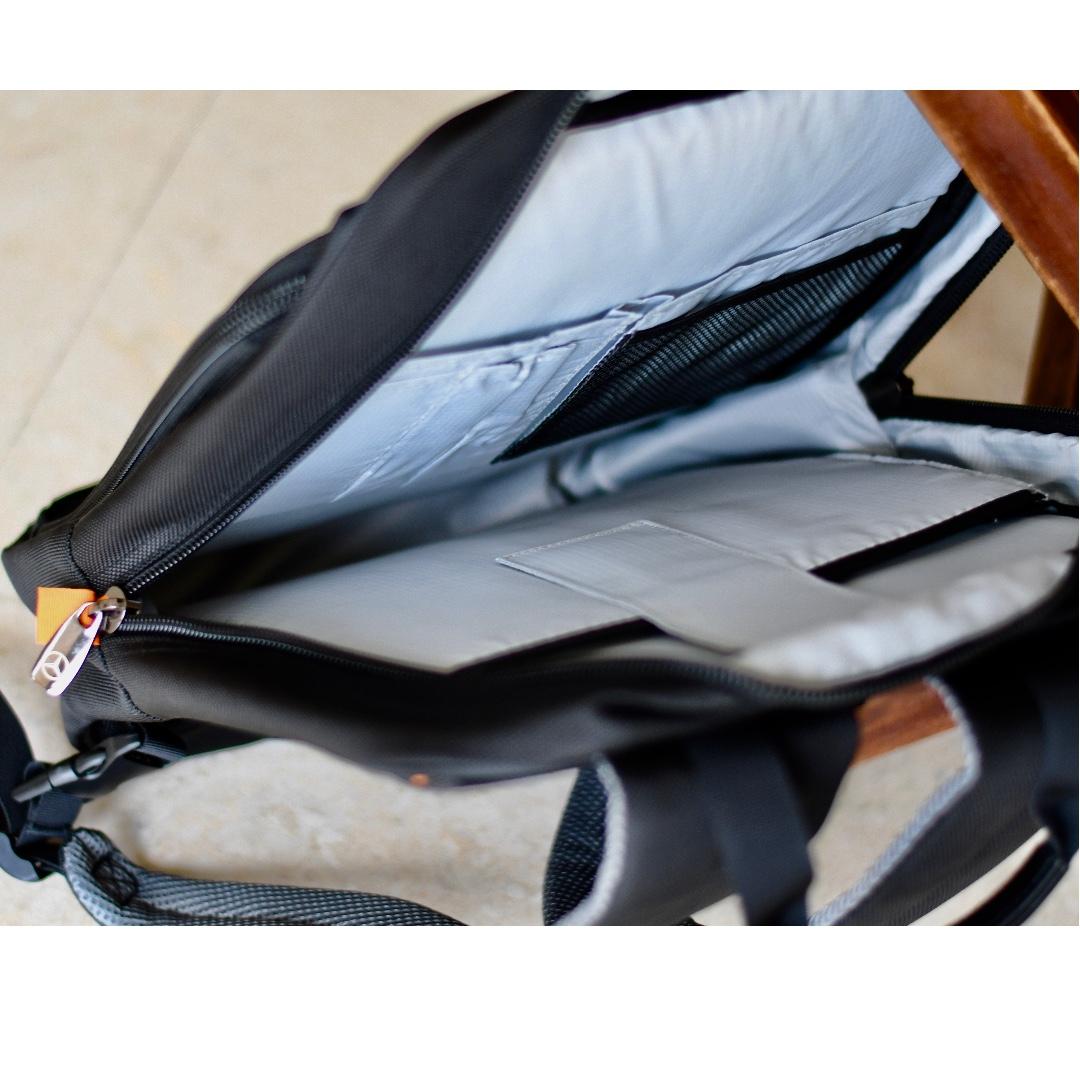 Backpack (Category: Backpacks) located in Singapore. Submitted by shaunistoostrong (Listing ID 230059862, Image 3). Description: Mercedes backpack that is brand new .