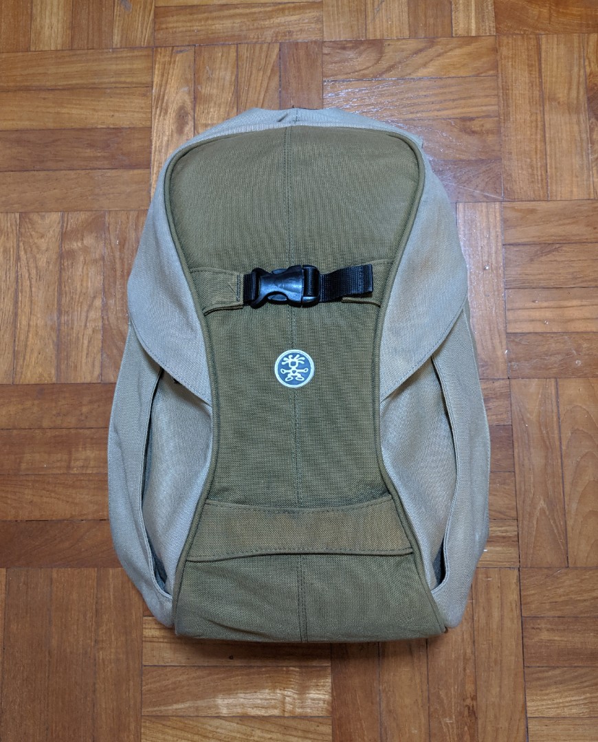 Crumpler whickey and cox top
