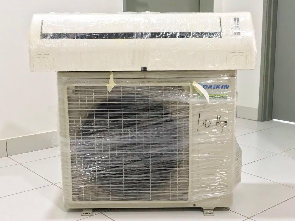 Daikin Ecoking 1 0hp Wall Mounted Type Aircond With Outdoor Unit Electronics Others On Carousell