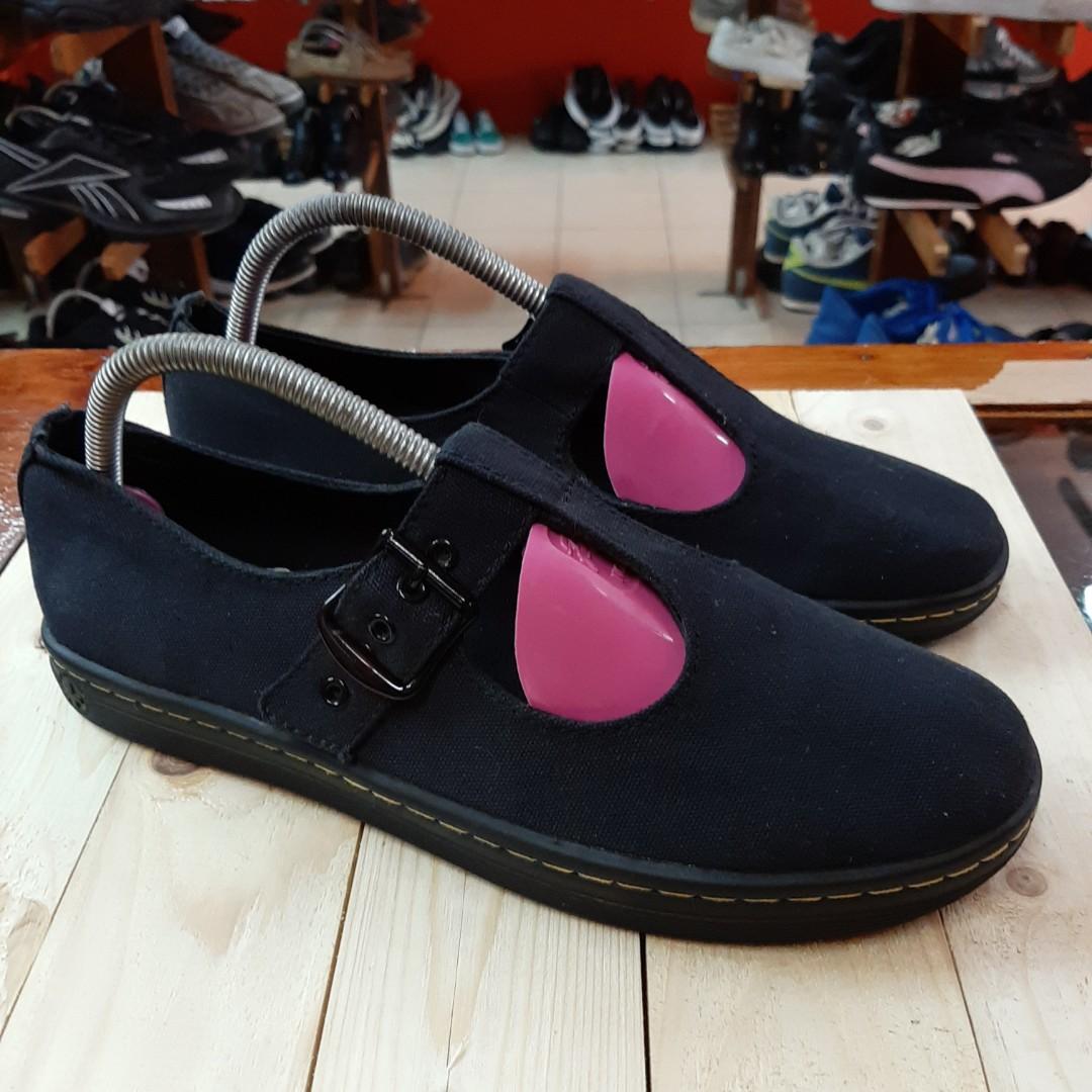 Dr martens woolwich store