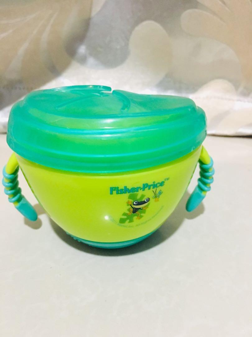 Fisher Price no-spill snack pod (Category: Weaning & Toddler Feeding) located in Carmona. Submitted by thepinkplayhouse (Listing ID 230001006, Image 1). Description: Fisher Price Snack Pod / Cup Soft and rounded-edged flaps allow easy access to food contents. Ideal for home and travel Age: 6 months and above Holds approx. 7oz of snacks Soft texture on integrated handles make the product ideal for a child to hold and encourage self-feeding. Stop s