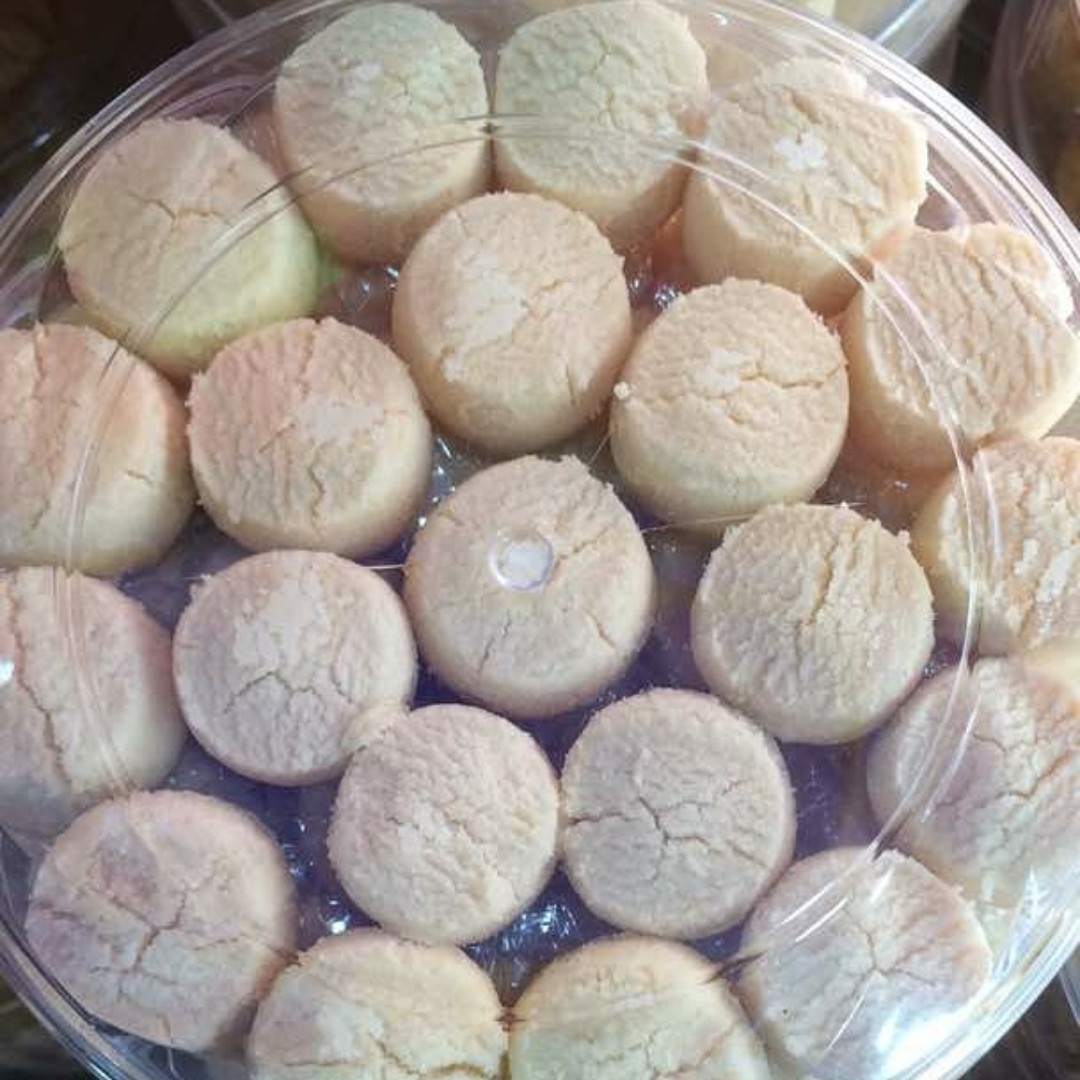 Kuih Raya 2019 Suji Food Drinks Baked Goods On Carousell