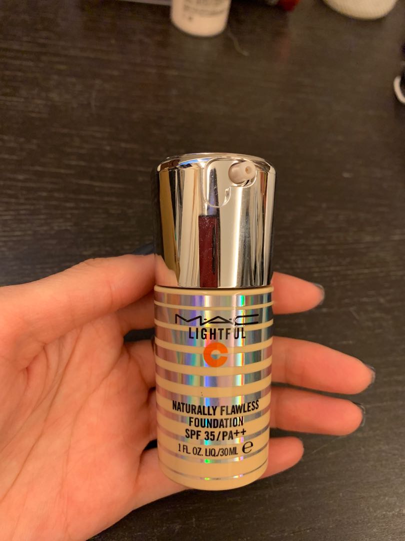 MAC Lightful Naturally Flawless Foundation, 美容＆化妝品, 化妝品 ...